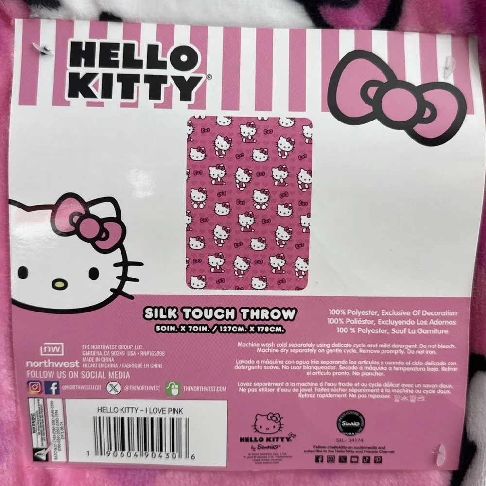 Sanrio Hello Kitty Silk Touch Throw Blanket 50x70 Pink New Heart Print  NW-90430